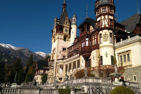 Two Churches 150 Years Apart, and a Castle Built on a 60-Metre Rock