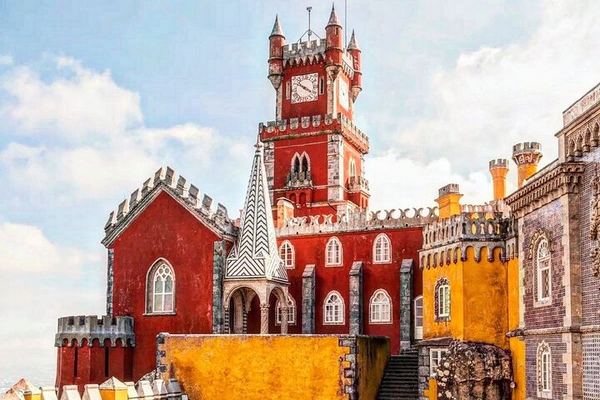 Sintra Half Day, the Pena Essential Ticket and the Conical Chimneys of the National Palace