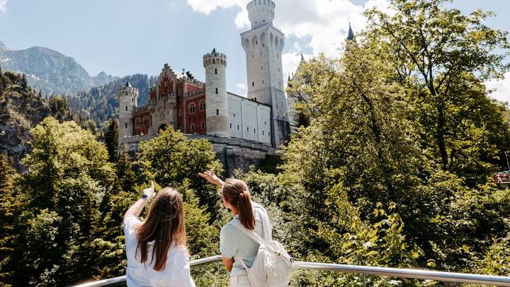 Both Entry Fees Included, 28 Seats, and Oberammergau Actually Stops