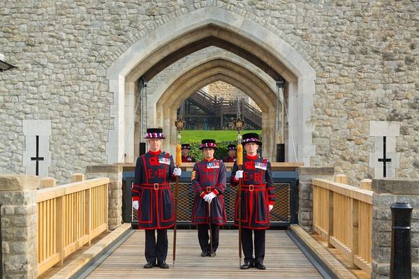 Beefeater Meet and Greet with Tower Green and the Battlements