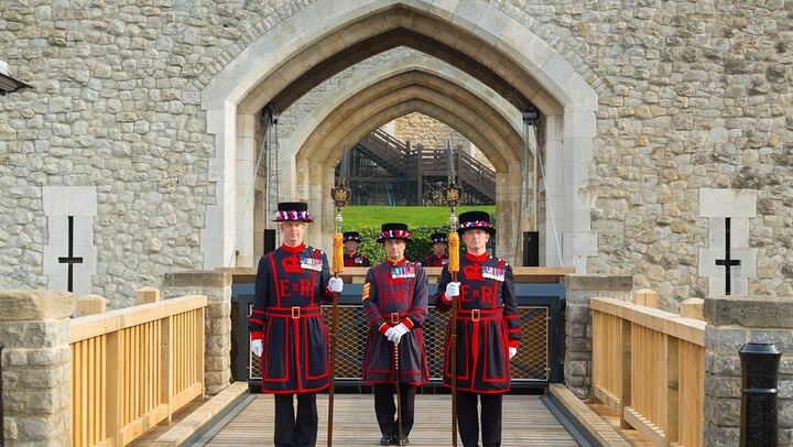 Beefeater Meet and Greet with Tower Green and the Battlements