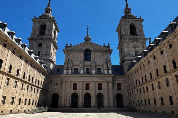 Private Nine Hours: El Escorial, Segovia Cathedral and the Alcázar