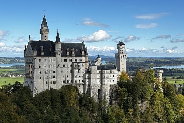 Fourteen Rooms, 200 Metres Above the Gorge, and a Hall of Mirrors