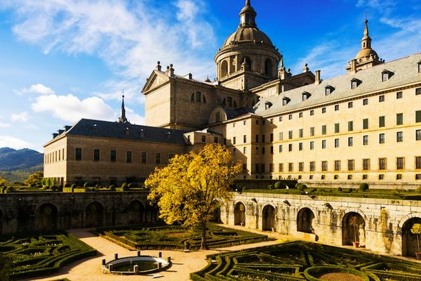 El Escorial Half-Day from Madrid, the Valley as an Option to Select