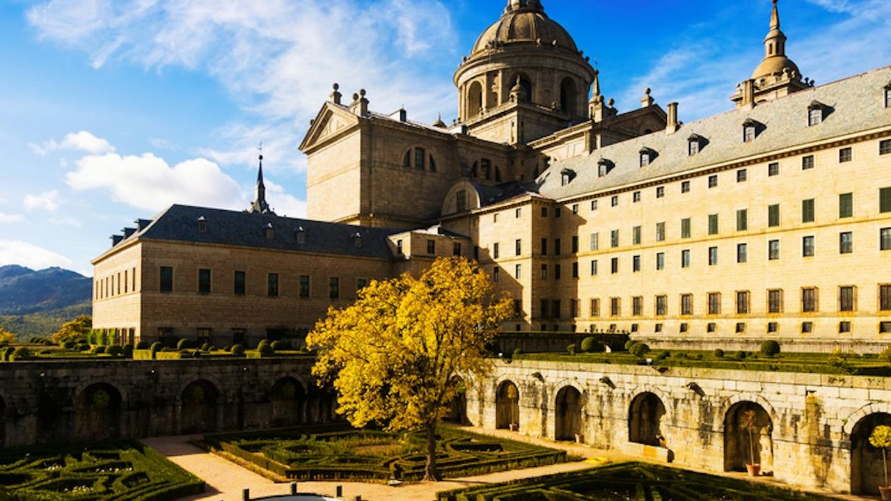 El Escorial Half-Day from Madrid, the Valley as an Option to Select