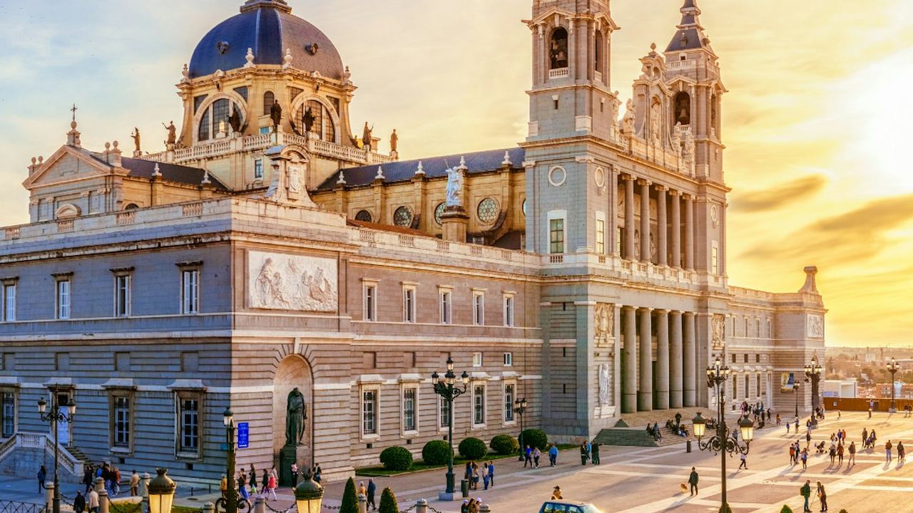 Royal Palace and Almudena Cathedral: the Gasparini Chamber Included