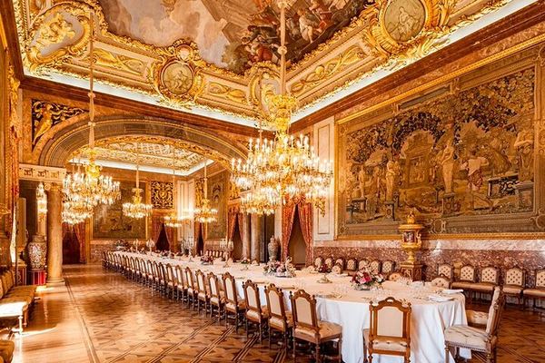 Royal Palace of Madrid, Twice the Floor Area of Versailles, Group of 15