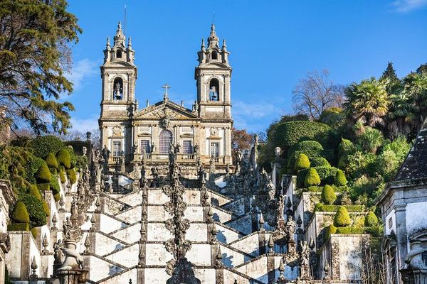 Braga Cathedral's High Choir and Chapels, with Lunch and Vinho Verde