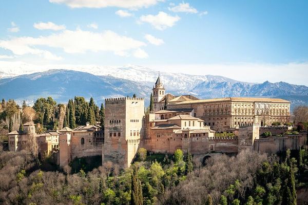 Alhambra Guided, Then Stay Until Closing: Alcazaba on Your Own
