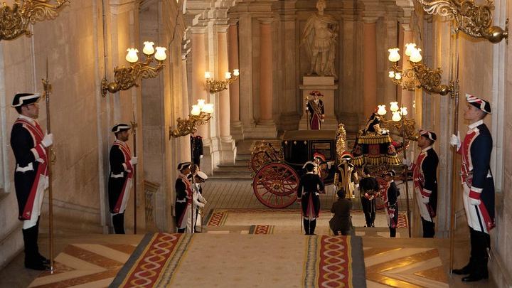 Private Royal Palace: the Crown, the Sceptre and the Tiepolo Ceiling