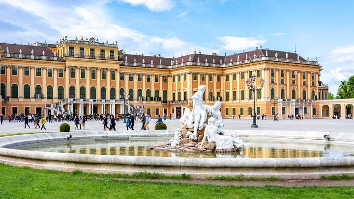 The Hour That Never Goes Inside: Gardens, Angel Fountain, Gloriette
