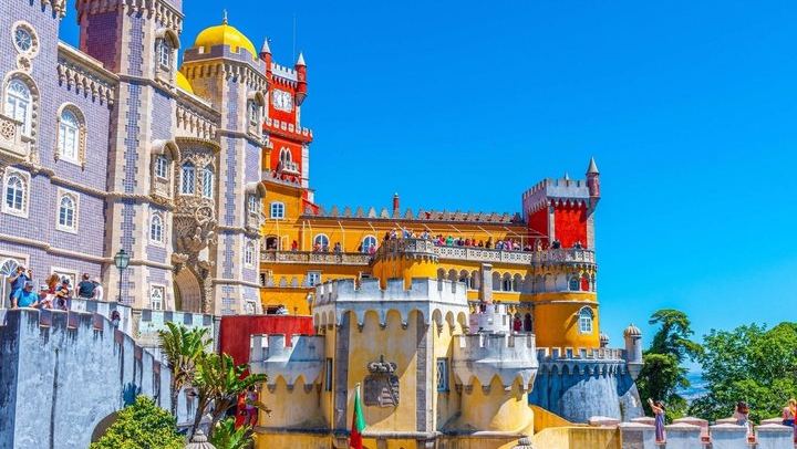 Sintra, Cabo da Roca and Cascais for Eight, with Pickup in Your Quarter