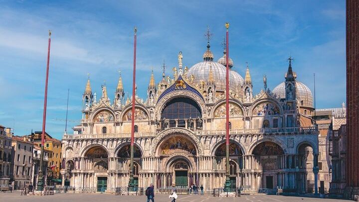 Twenty Minutes in the Basilica, the Republic's Courts, Thirty in a Gondola