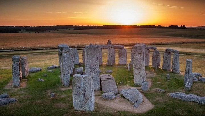 Stonehenge Inner Circle Access from London with Windsor