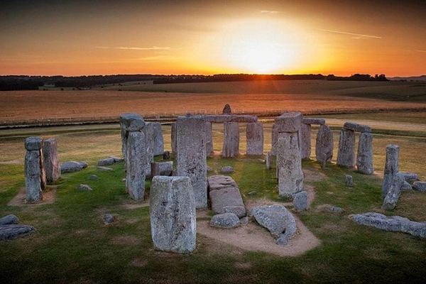 Stonehenge Inner Circle Access from London with Windsor