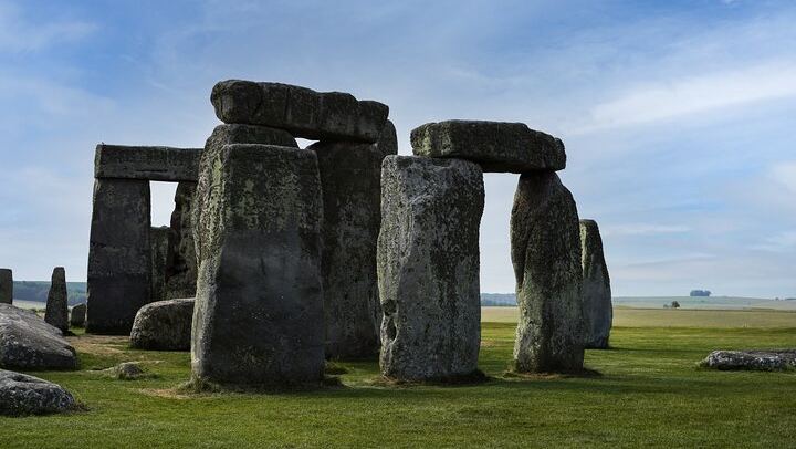 Stonehenge, Bath and Windsor in a Group of 16, from Marble Arch