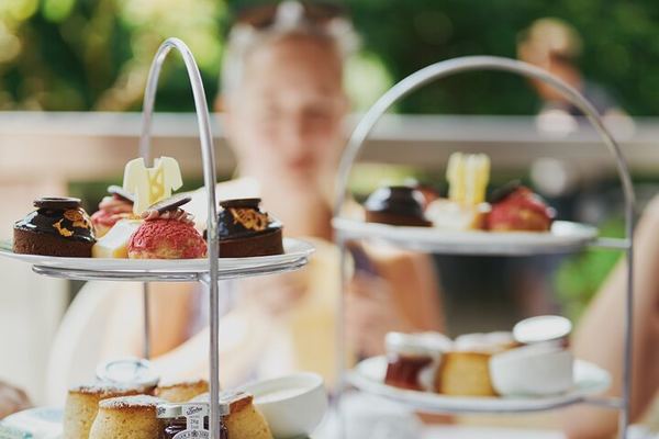 Three Palaces on Foot and Afternoon Tea at the Orangery