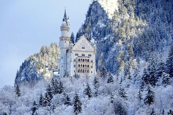 Tickets Guaranteed Even When the Castle Is Sold Out, Then a Christmas Market