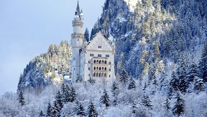 Tickets Guaranteed Even When the Castle Is Sold Out, Then a Christmas Market