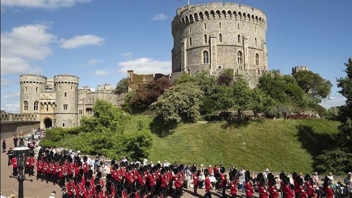 Windsor Castle, Stonehenge and Oxford: Guided Walk of the Colleges