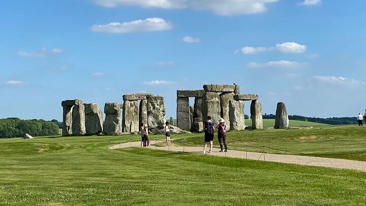 Private Windsor Castle and Stonehenge with a Pub Lunch in Windsor