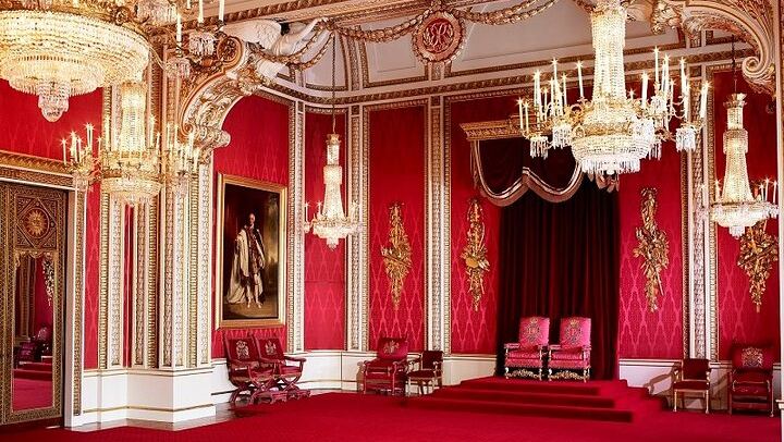 Buckingham State Rooms and a Royal Walk from St James's Square
