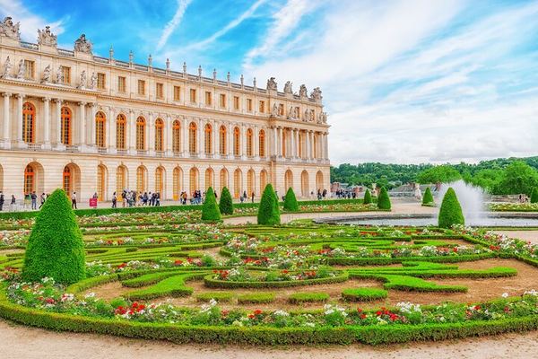 Versailles with Headsets and the Royal Opera of Louis XV