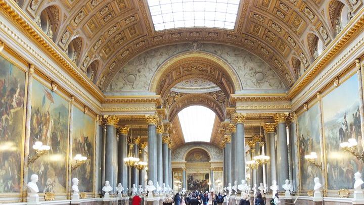Versailles Small Group and the 357 Mirrors of the Grande Galerie