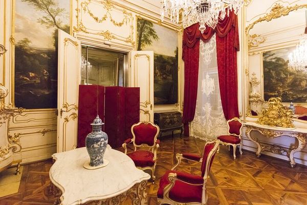 Twenty-Four Rooms or Forty, With or Without the Hour of Transfer