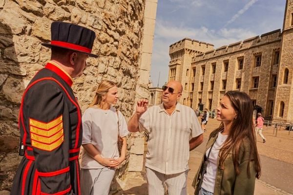 Tower of London Beefeater Audience at the King's House
