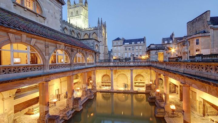 Windsor, Stonehenge and Bath: 12-Hour Trip with the Royal Crescent
