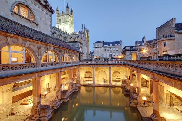 Windsor, Stonehenge and Bath: 12-Hour Trip with the Royal Crescent