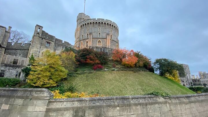 Private Windsor, Stonehenge and Bath Day Tour with Driver-Guide