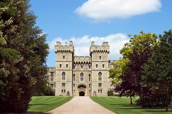 Windsor Castle, Stonehenge and Oxford with Christ Church