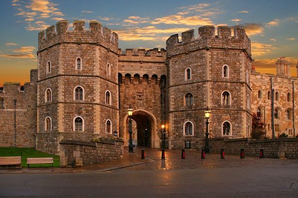 Buckingham Palace and Windsor Castle Unescorted, with Timed Entry