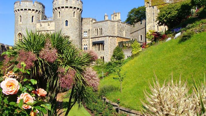 Private Car Tour to Windsor, Stonehenge and Bath from London