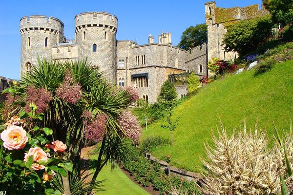 Private Car Tour to Windsor, Stonehenge and Bath from London
